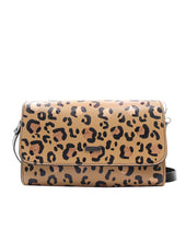 Load image into Gallery viewer, Clutch - Savage