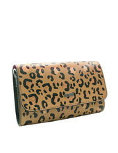 Load image into Gallery viewer, Clutch - Savage