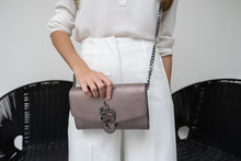 Load image into Gallery viewer, SABINA Clutch Graphite
